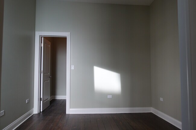 Building Photo - 809 N Franklin St