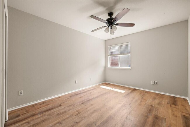 Building Photo - 2560 Vernell Way