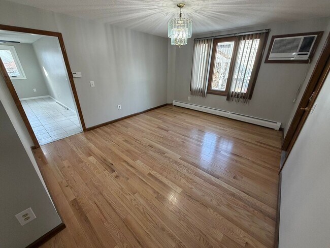 Building Photo - 365 West Ave