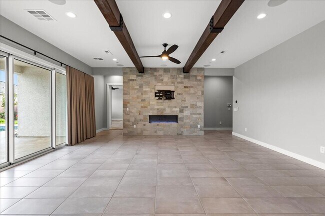Building Photo - Fabulous Home!