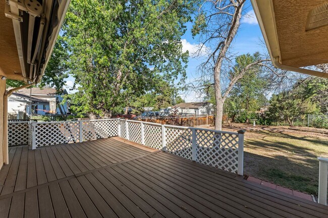 Building Photo - 4025 N Carefree Cir