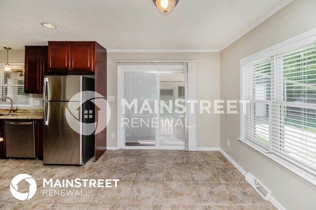 Building Photo - 537 Kingfield Dr SW