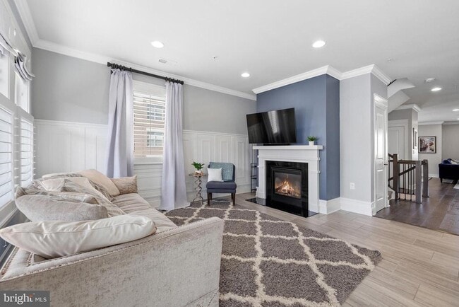Building Photo - 621 Bluemont Ave