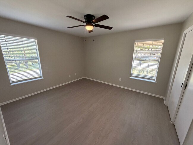 Building Photo - Walk to Torrey Park, and Live Minutes from Historic Gruene! 2/1/1 Duplex on a Corner Lot with Ref...