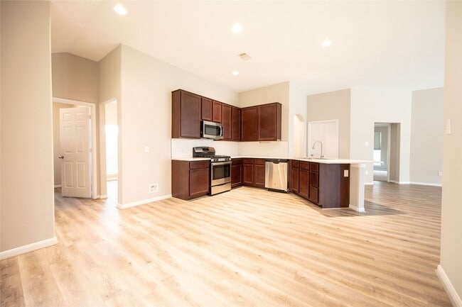 Building Photo - 9976 Western Ridge Way