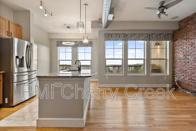 Building Photo - 10111 Inverness Main St