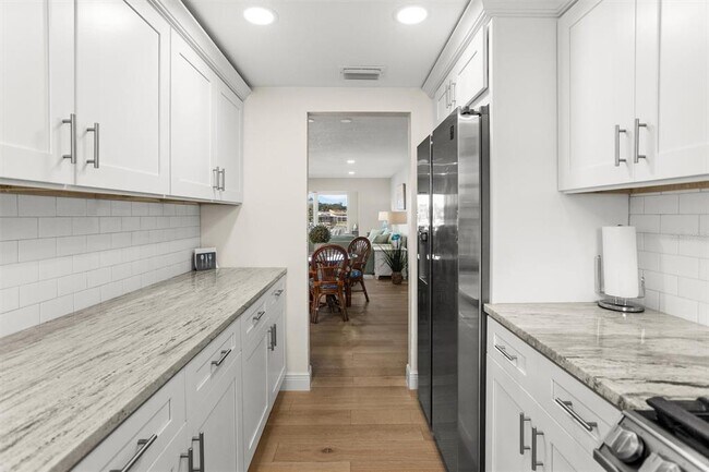 Building Photo - 5955 30th Ave S