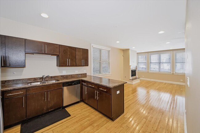 Building Photo - 2425 W Arthington St