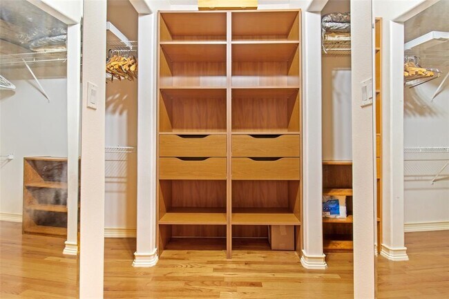 Building Photo - 36740 Shore Dr