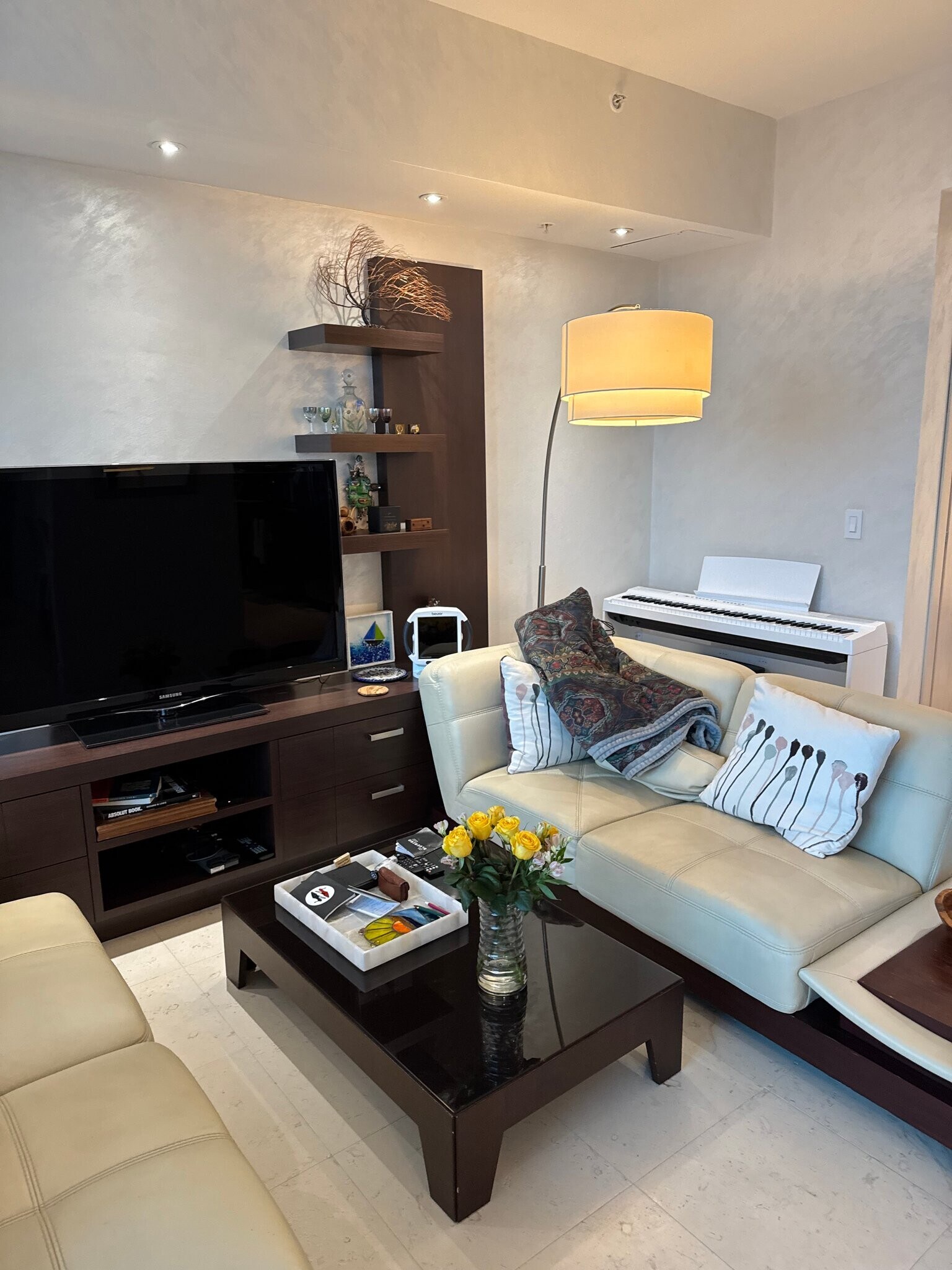 Building Photo - 1945 S Ocean Dr