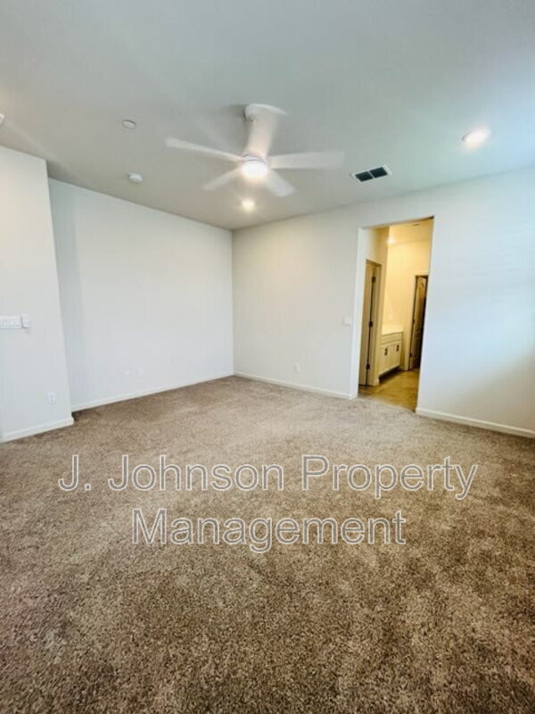 Building Photo - 3115 Tinsley St