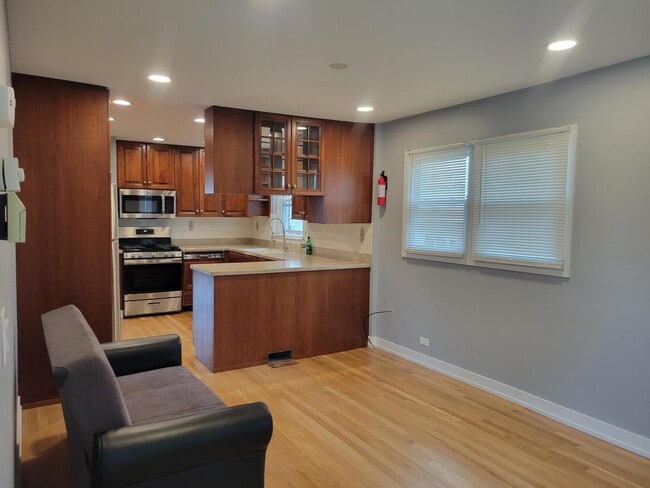 Building Photo - 1001 E Callero Cir