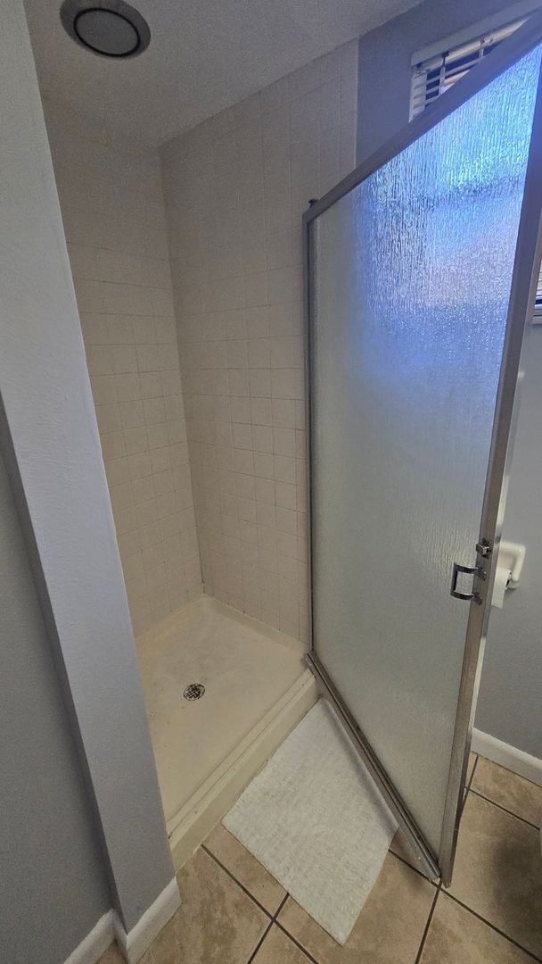 Building Photo - Furnished 2-Bed 2- Bath Condo