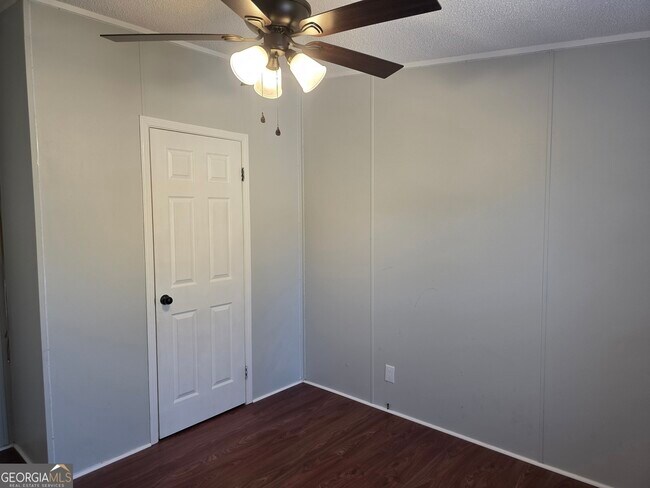 Building Photo - 203 River Oak Dr