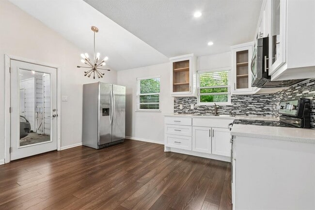 Building Photo - 4523 Avenue H