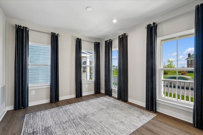 Building Photo - 1303 Potomac View Pkwy