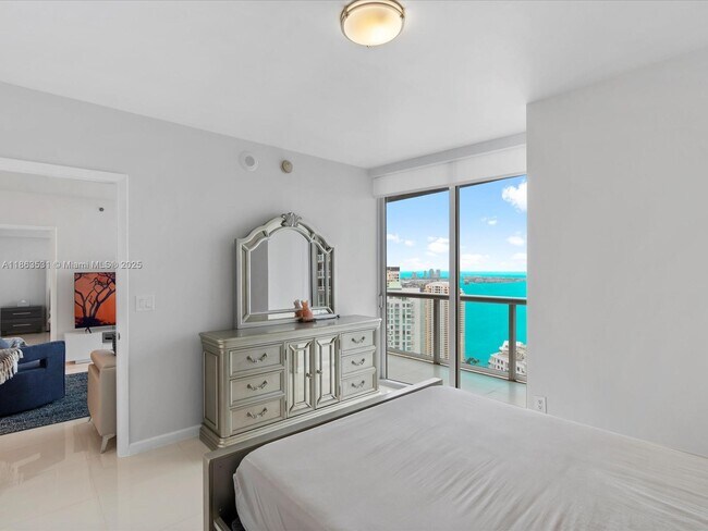 Building Photo - 465 Brickell Ave