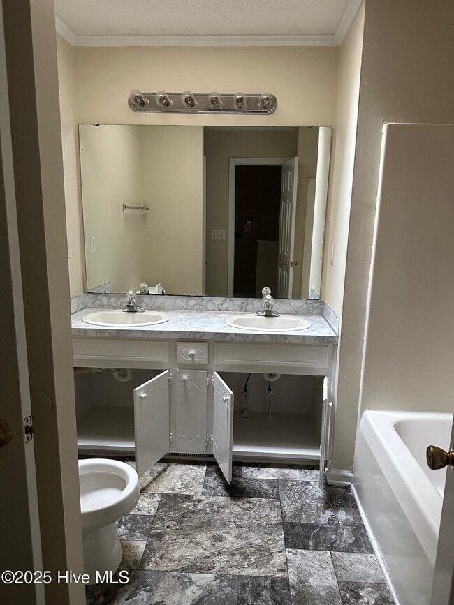 Building Photo - 3827 Sterling Pointe Dr