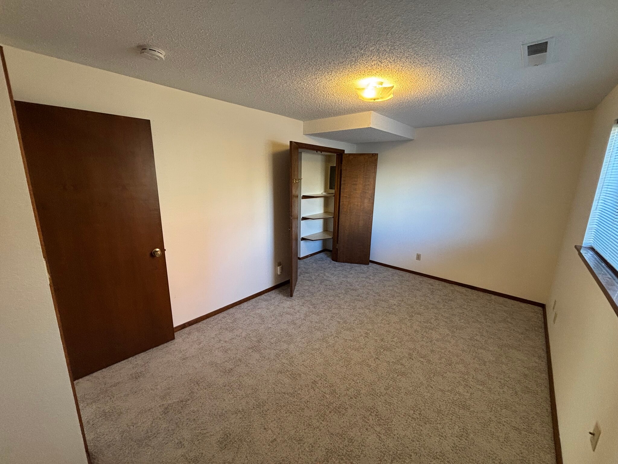 Building Photo - 2709 Ventura Dr