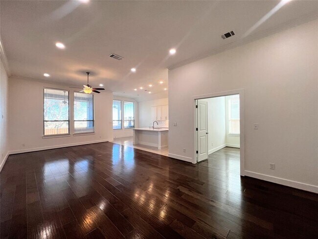 Building Photo - 6124 Teodoro Bend