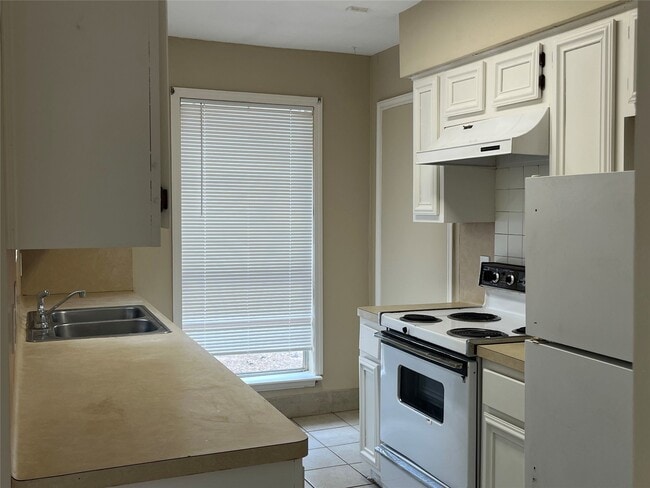 Building Photo - 9502 Triola Ln