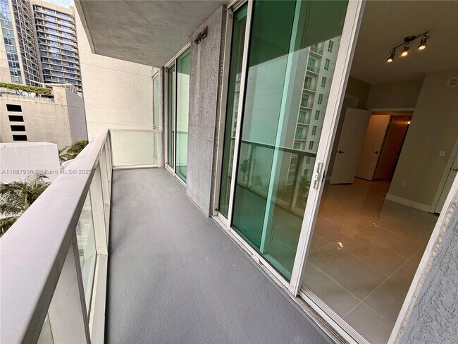 Building Photo - 253 NE 2nd St