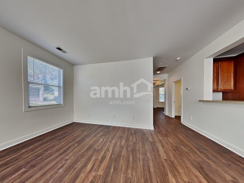 Building Photo - 1079 Moss Grove Dr