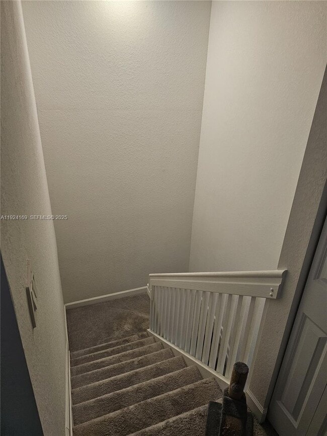 Building Photo - 2637 SE 17th St