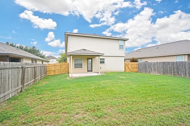 Building Photo - 2121 Sinclair Dr