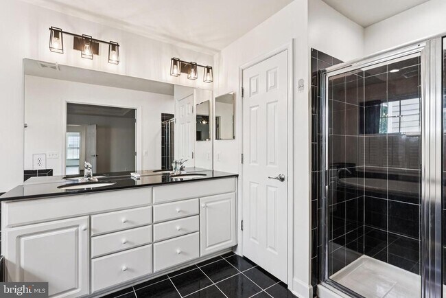 Building Photo - 14551 Crossfield Way