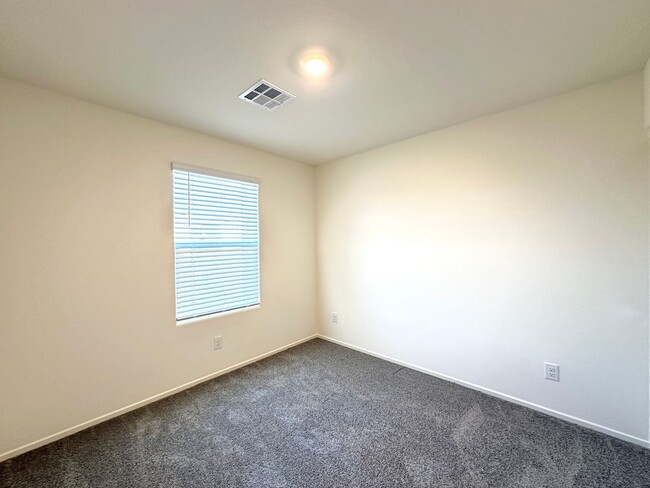 Building Photo - Serene Fort Apache