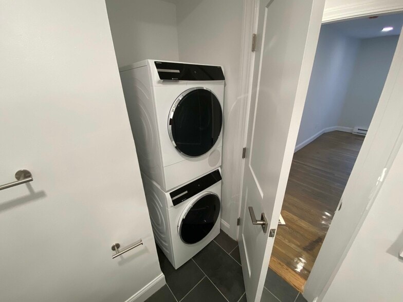 Building Photo - 529 Beacon St