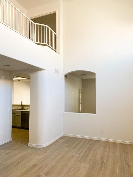 Building Photo - 8370 W Melinda Ln