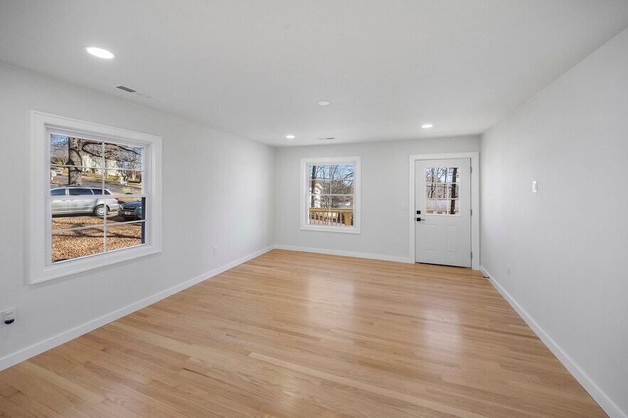 Building Photo - 713 Aeronca Rd NW