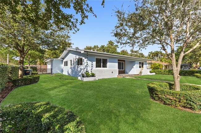Building Photo - 8910 NE 9th Ct
