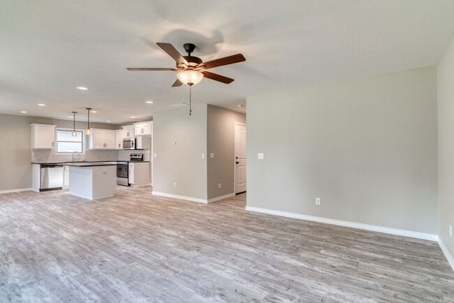 Building Photo - Brand New 3 Bedroom 2.5 Bathroom Springfie...