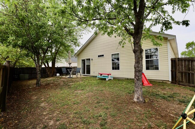 Building Photo - 1116 Waverly Pl Dr