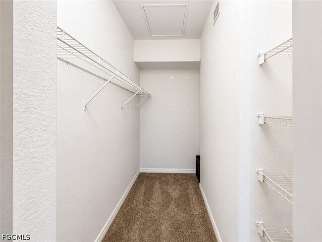 Building Photo - 6490 Aragon Way