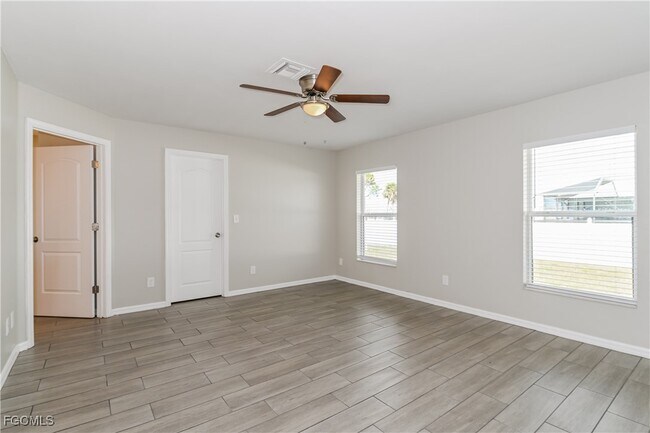 Building Photo - 2011 NW 23rd St