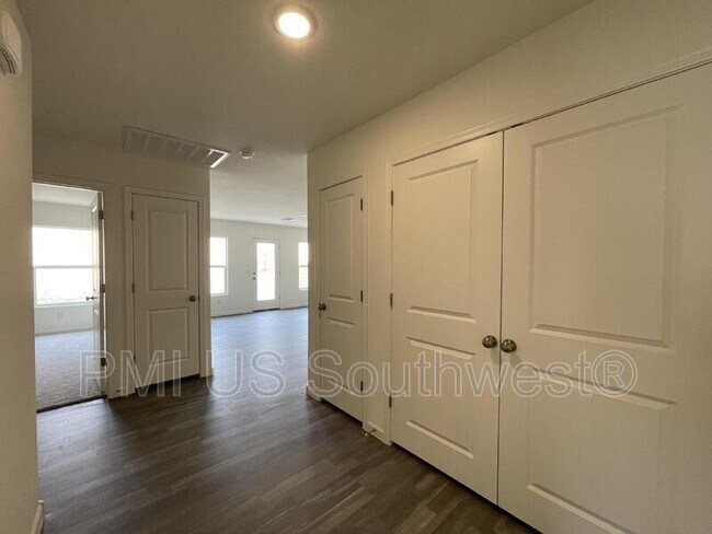 Building Photo - 2409 Granite Cir