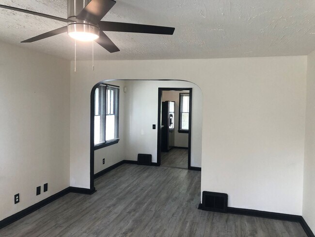 Building Photo - 3 Bedroom Canton Home