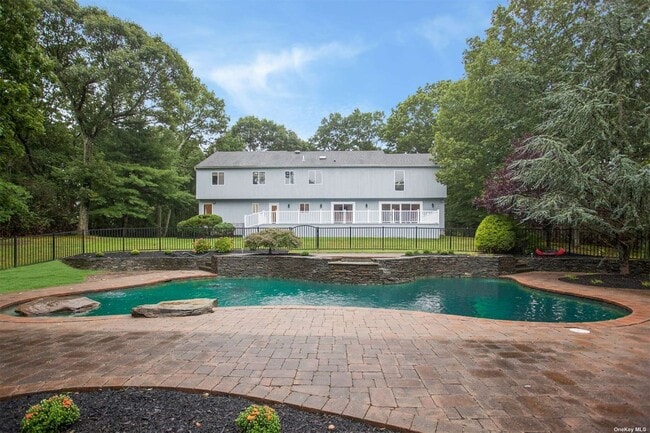 Building Photo - 12 N Ridge Rd