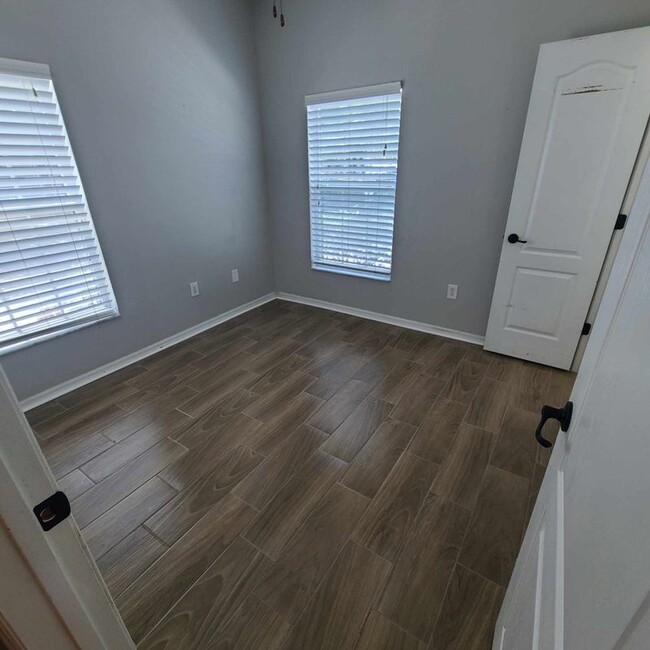 Building Photo - 6733 Lake Rochester Ln