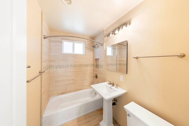 Building Photo - Remodeled 3-bedroom, 1-bath, Single-Level Home Located in a Quiet Neighborhood.