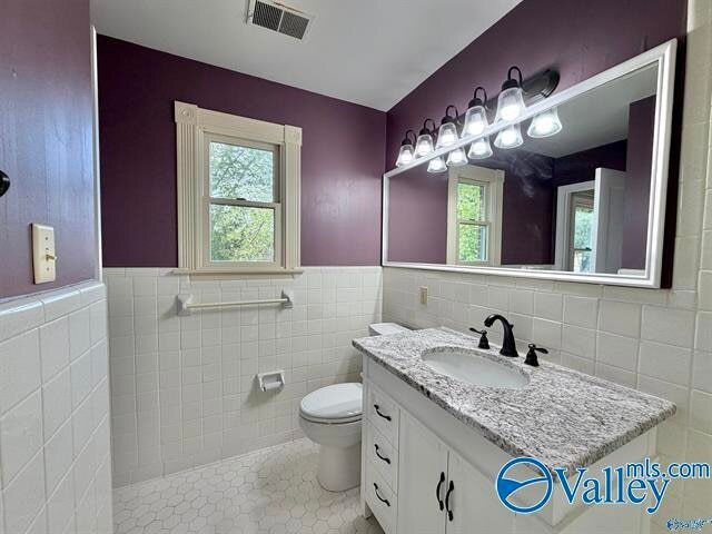 Building Photo - 1208 SE Willowbrook Dr