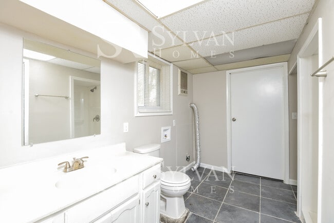 Building Photo - Prepare to fall in love with this 4 bedroom, 2 bathroom home