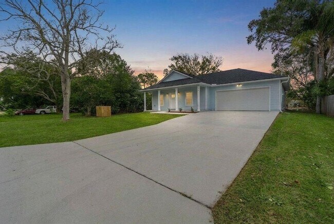 Building Photo - 679 Coral Cir