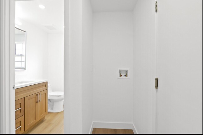 Building Photo - 21525 Vía Pepita