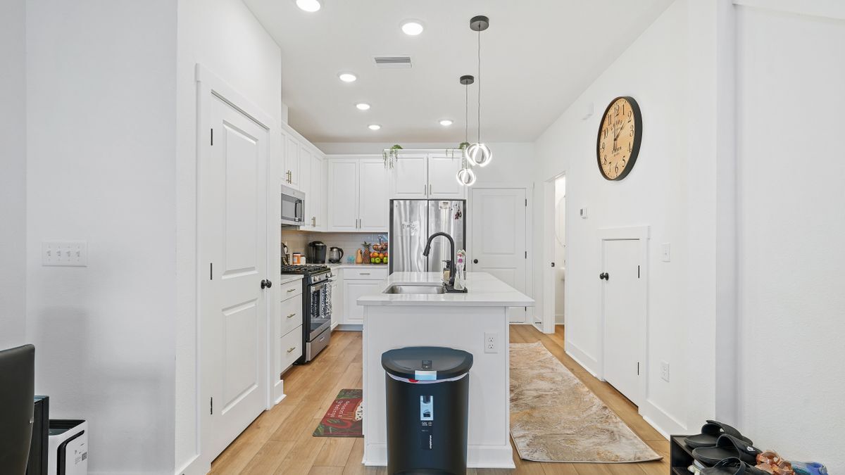 Building Photo - 11103 Quantum Ct