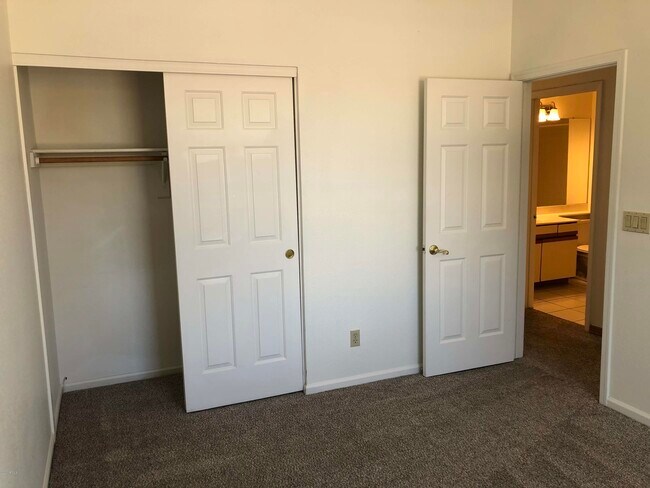 Building Photo - 16226 S 37th Way